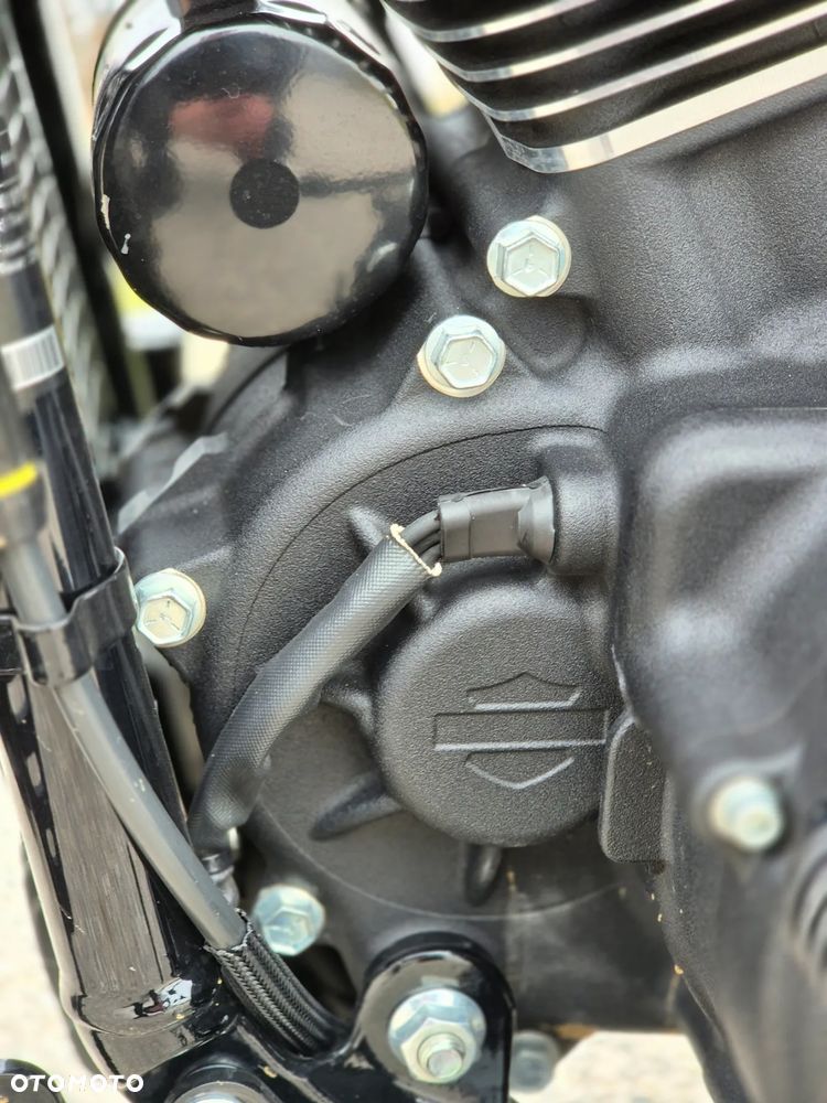 Harley-Davidson Softail Street Bob - 33