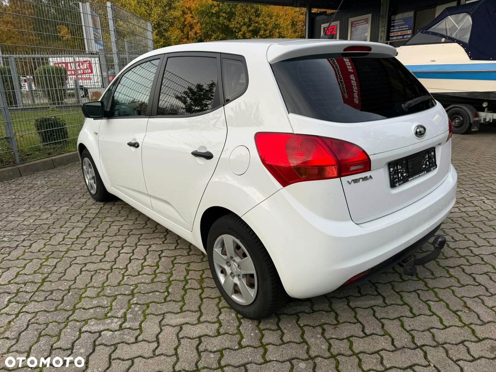 Kia Venga - 4