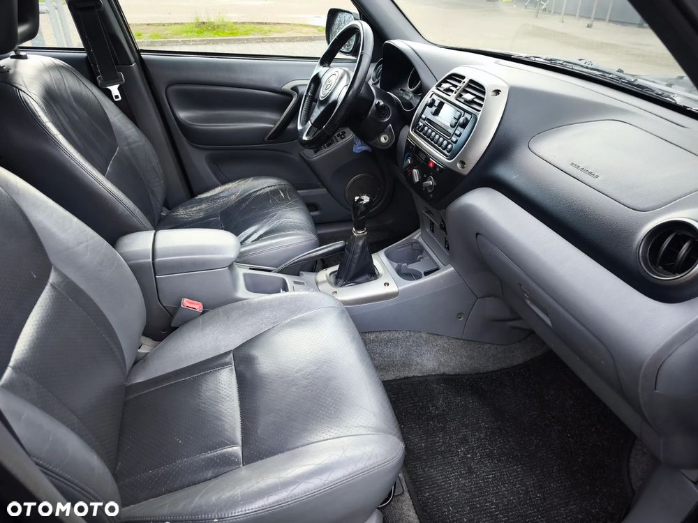 Toyota RAV4 2.0 D-4D 4x4 - 5