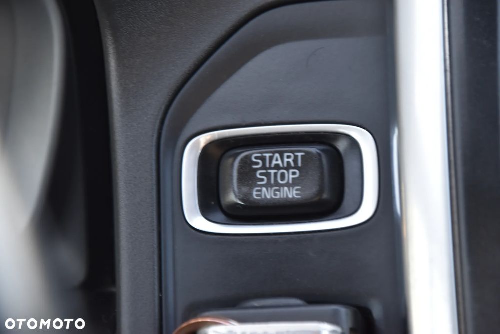 Volvo XC 60 D4 Geartronic Momentum - 33