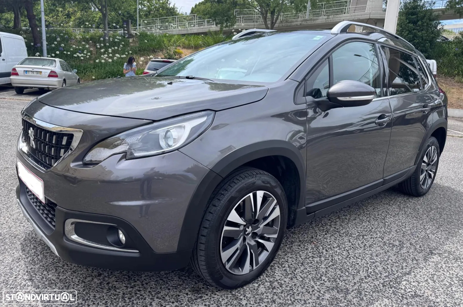 Peugeot 2008 1.2 PureTech Allure EAT6 - 4