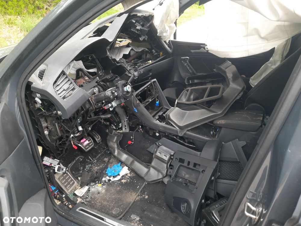 Volkswagen Tiguan 2.0 TDI SCR 4Mot R-Line DSG - 9