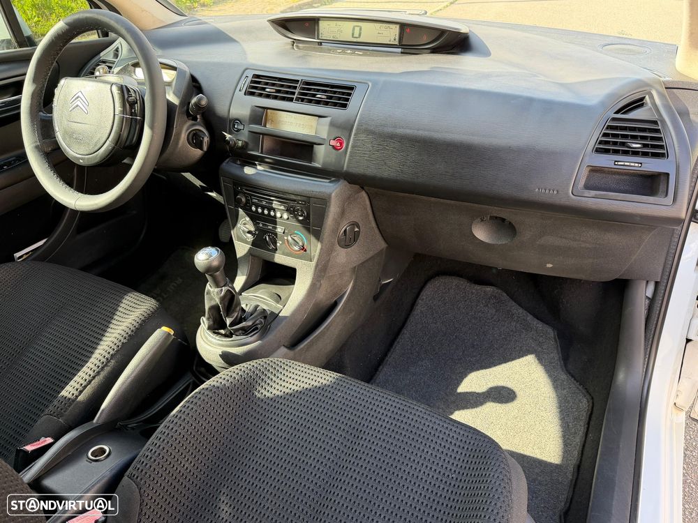 Citroën C4 1.6 HDi FAP VTR - 7