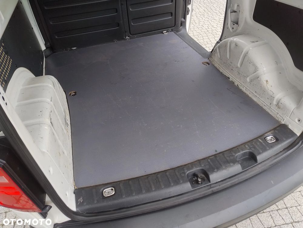 Volkswagen CADDY PO LIFT 2.0 TDI (102KM) 5-BIEGÓW KLIMA STAN JAK NOWY NIE MA RDZY SERWIS KM ! ! ! - 22