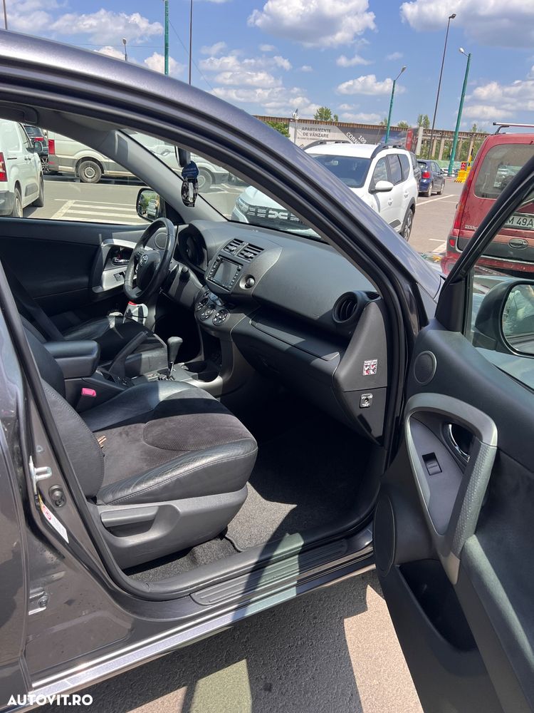 Toyota RAV4 2.2 D-4D 4x4 Executive - 10