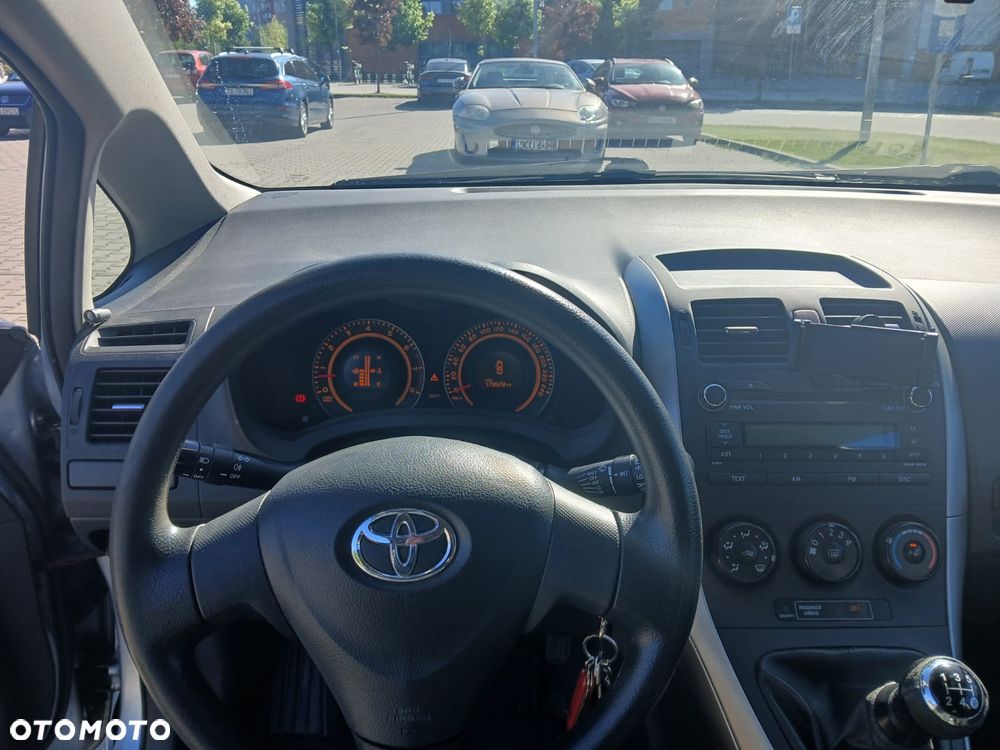 Toyota Auris 1.4 VVT-i Terra - 10