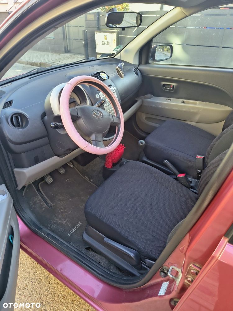 Daihatsu Sirion - 6