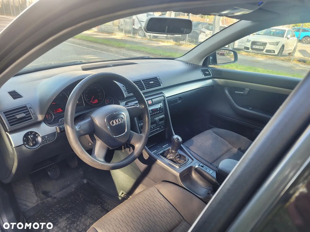 Audi A4 Limousine - 6