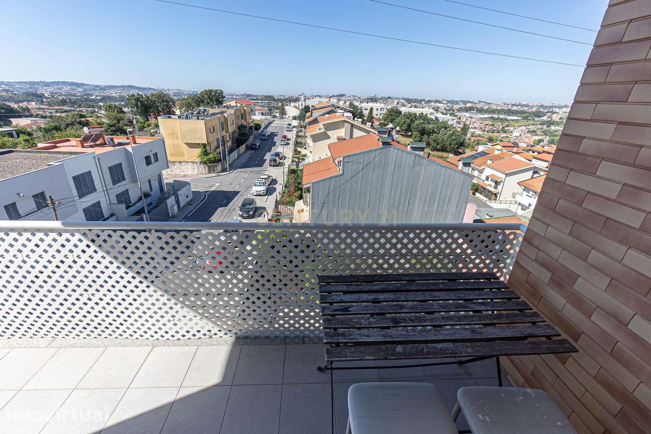 Apartamento T2 com Garagem e Espaço Exterior, em Fânzeres - Grande imagem: 3/34