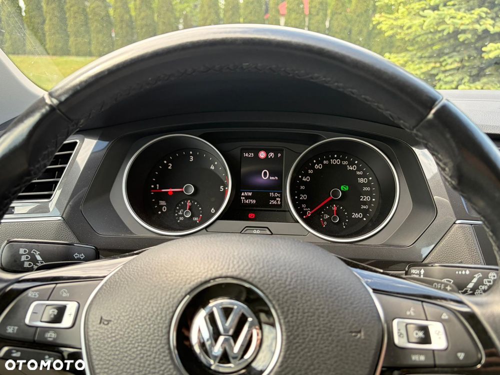 Volkswagen Tiguan - 38