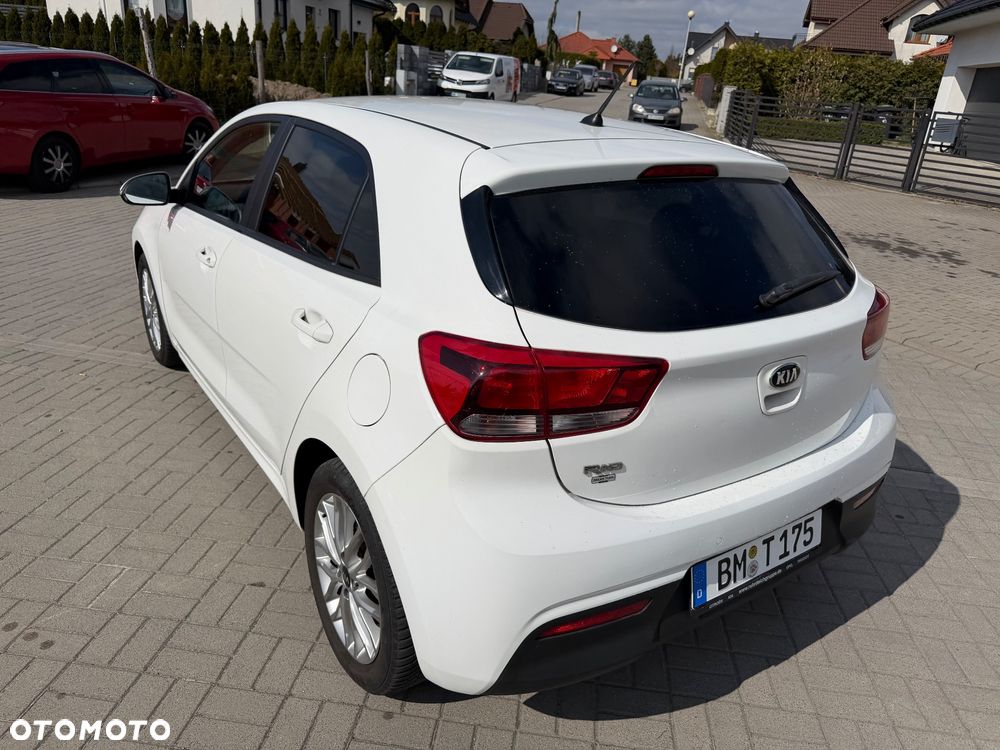 Kia Rio 1.2 Business Line - 10