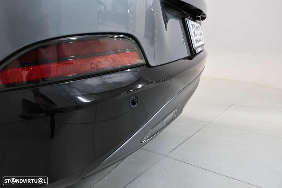 Xpeng G6 87.5 kWh AWD Performance + Gancho de Reboque - 25