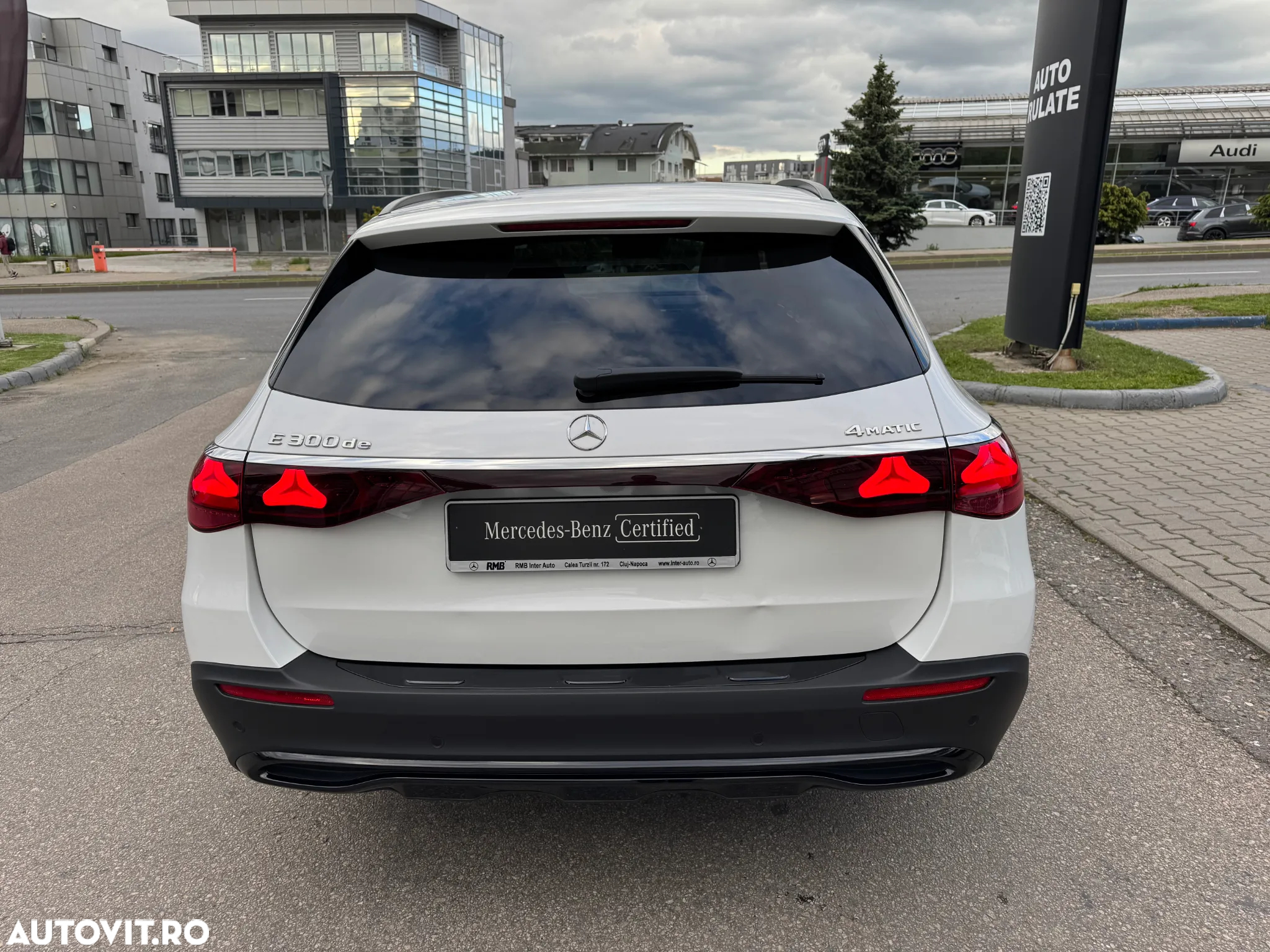Mercedes-Benz E 300 Hybrid de All-Terrain 4MATIC Aut. - 18