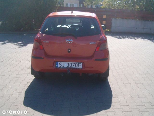 Toyota Yaris - 11