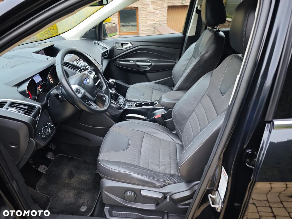 Ford Kuga 2.0 TDCi 4x4 Titanium - 25