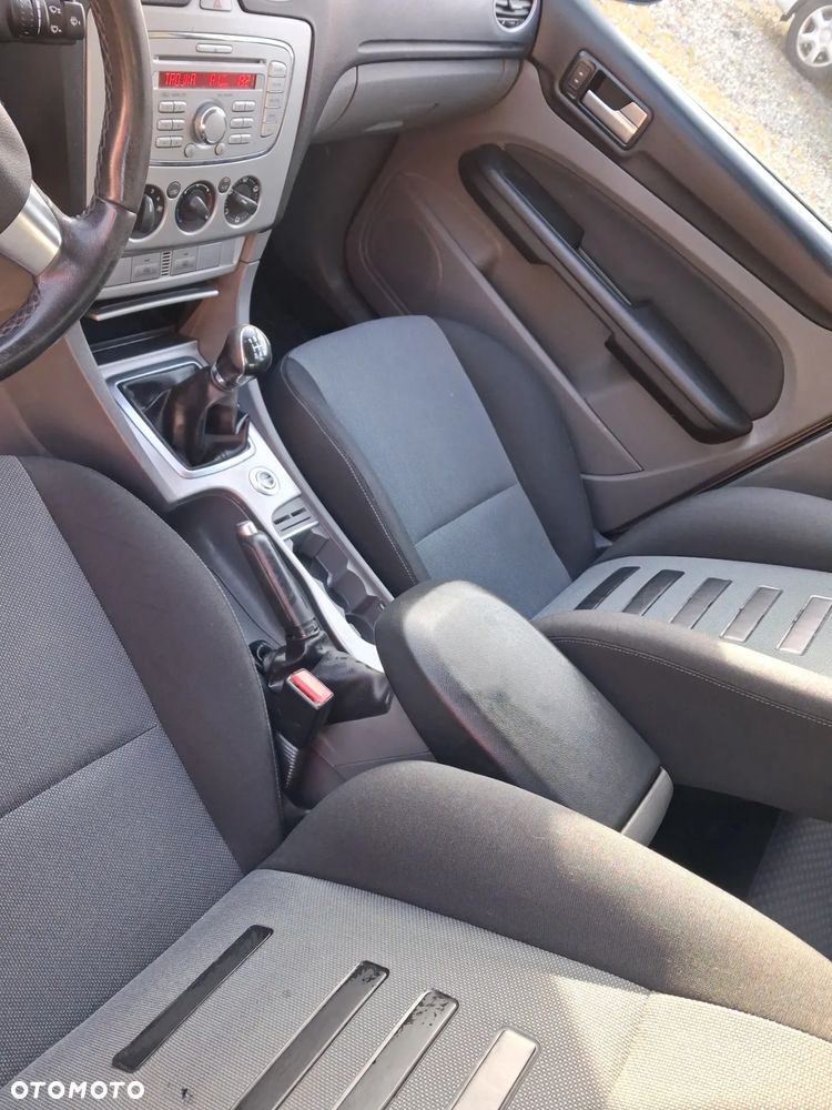 Ford Focus 1.6 Trend EU5 - 15