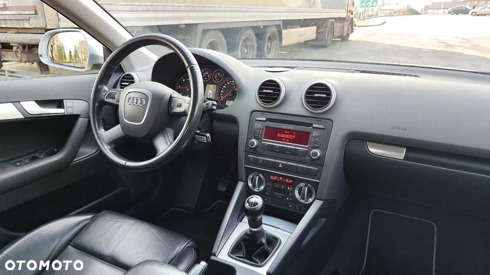 Audi A3 Sportback 1.6 TDI DPF Attraction - 27