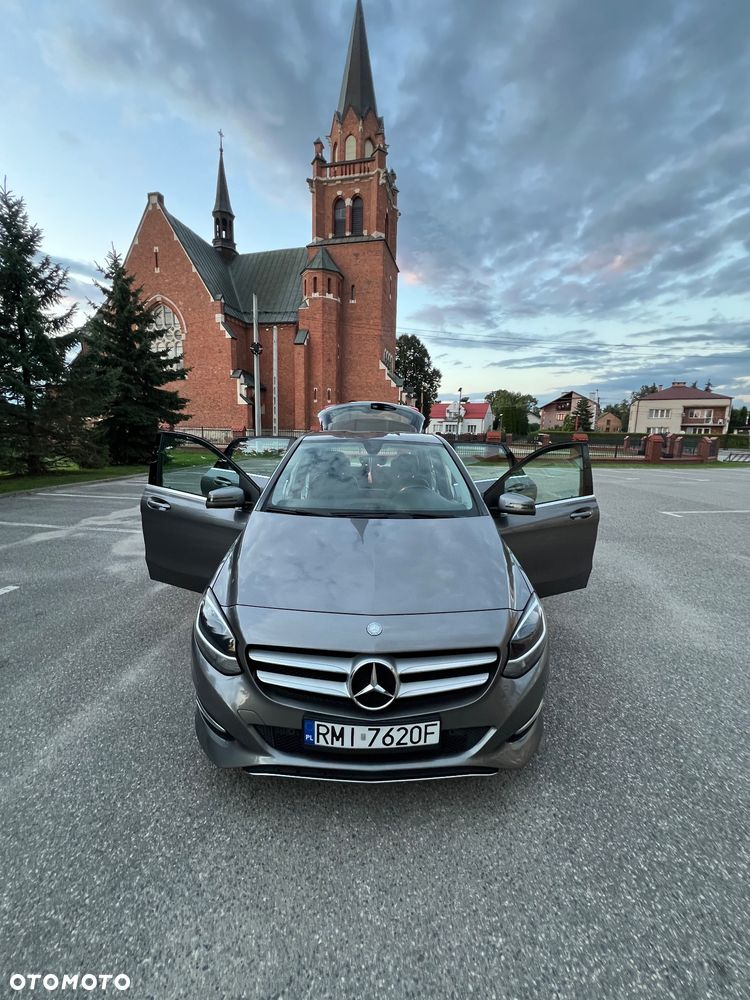 Mercedes-Benz Klasa B 180 7G-DCT Urban - 14