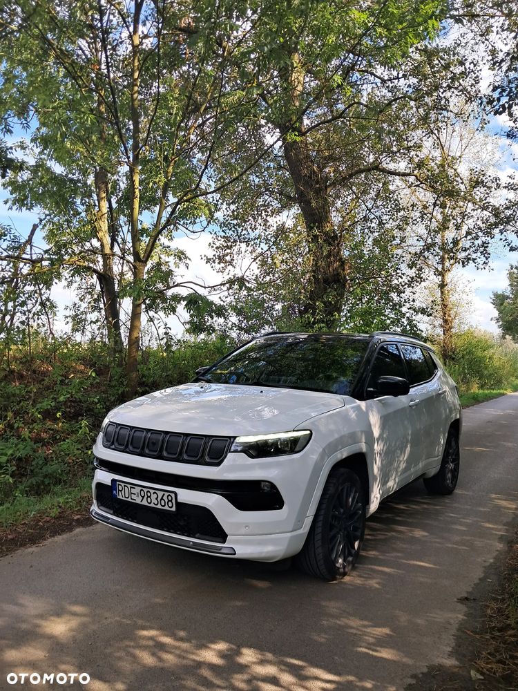 Jeep Compass - 32