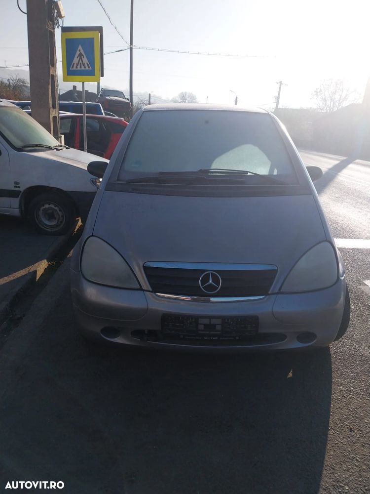 Dezmembram Mercedes-Benz A160 din 2000  1,6 benzina cod motor 166.960 - 2