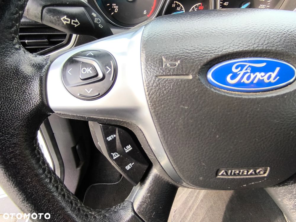 Ford Kuga 2.0 TDCi FWD Titanium - 35