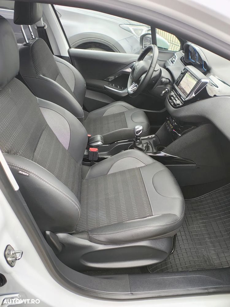 Peugeot 2008 PureTech 130 GPF Stop&Start Allure - 4