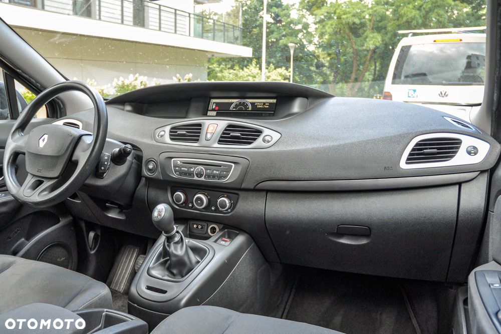 Renault Scenic - 11