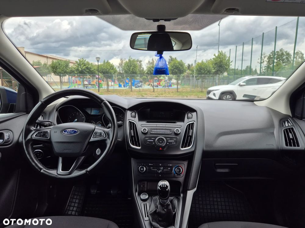 Ford Focus 1.6 Trend - 12