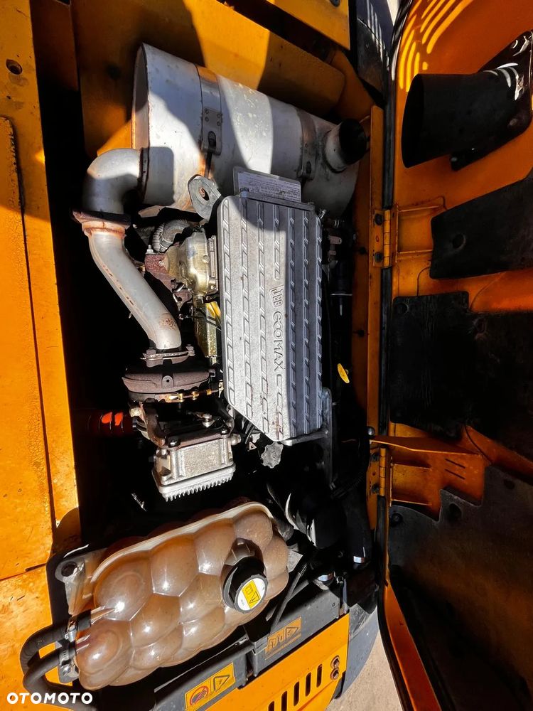 JCB JS130 LC - 8