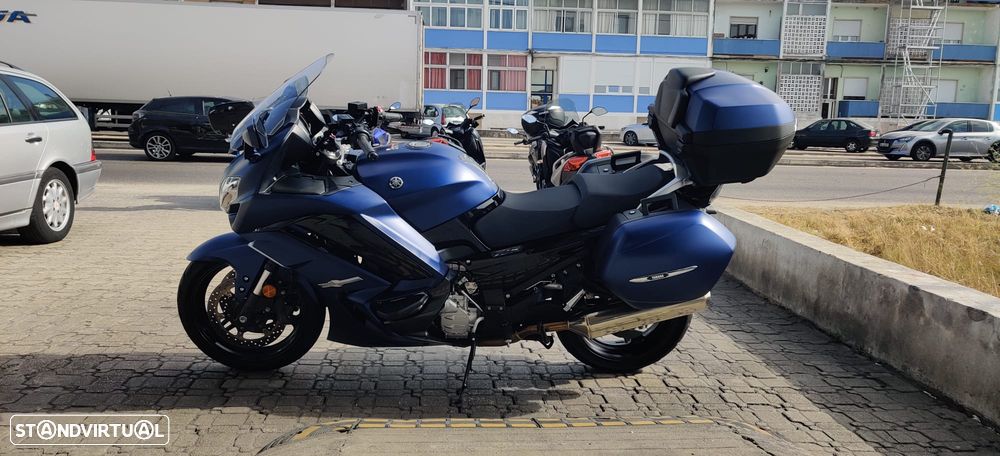 Yamaha FJR 1300 - 2