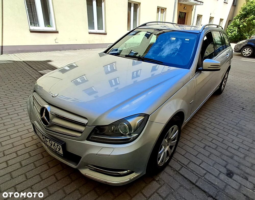Mercedes-Benz Klasa C 180 CGI BlueEff Avantgarde - 1