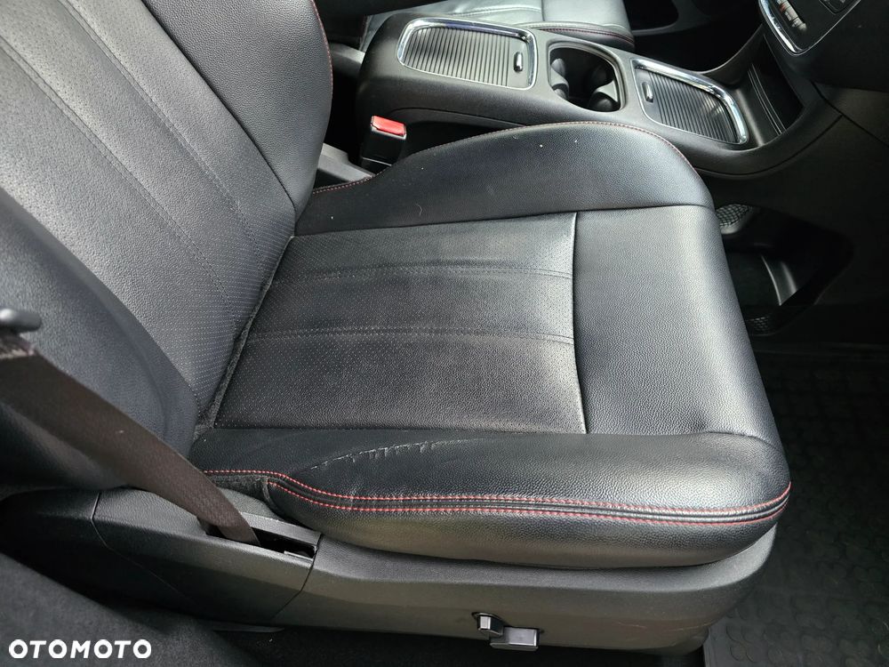 Dodge Grand Caravan - 19