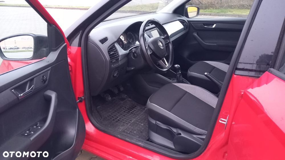 Skoda Fabia 1.0 MPI Cool Edition Red & Grey - 19