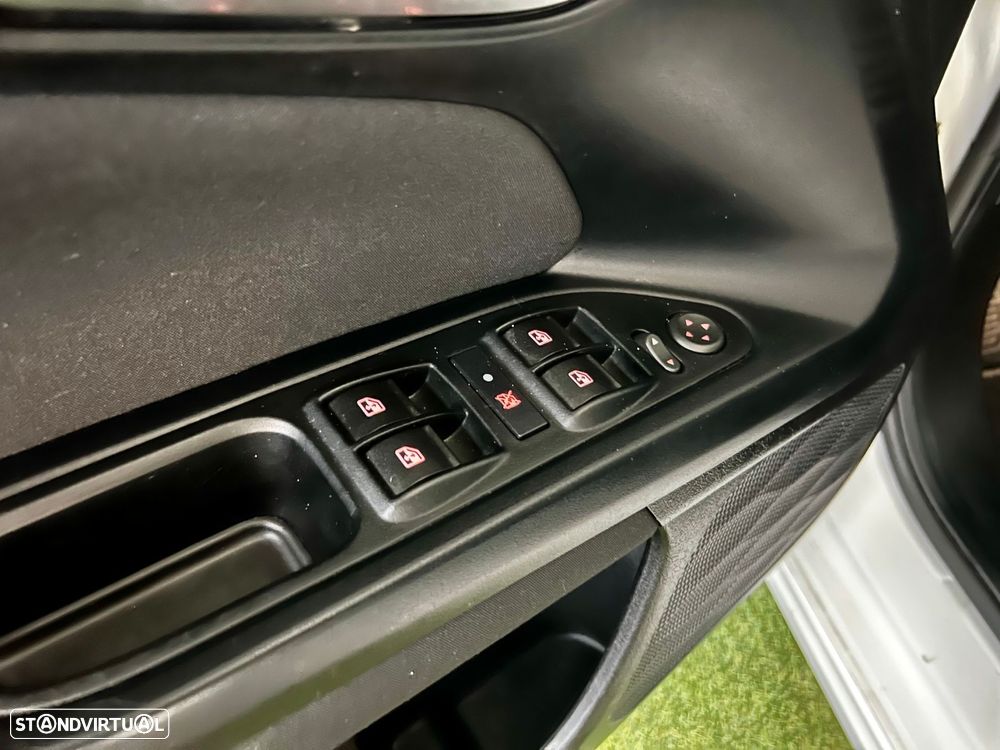 Fiat Tipo Station Wagon 1.3 M-Jet Lounge - 27