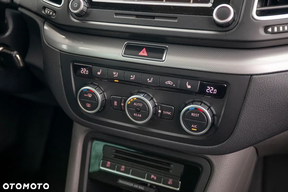 Volkswagen Sharan 2.0 TDI DSG BlueMotion Technology Comfortline - 29