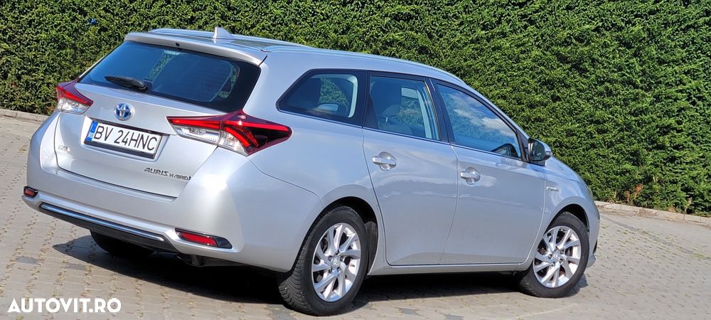 Toyota Auris 1.8 VVT-i Automatik Design Edition - 2