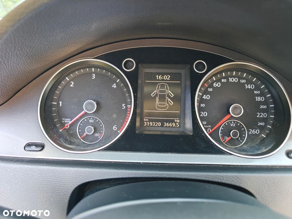 Volkswagen Passat 2.0 TDI DPF BlueMot Trendline - 27