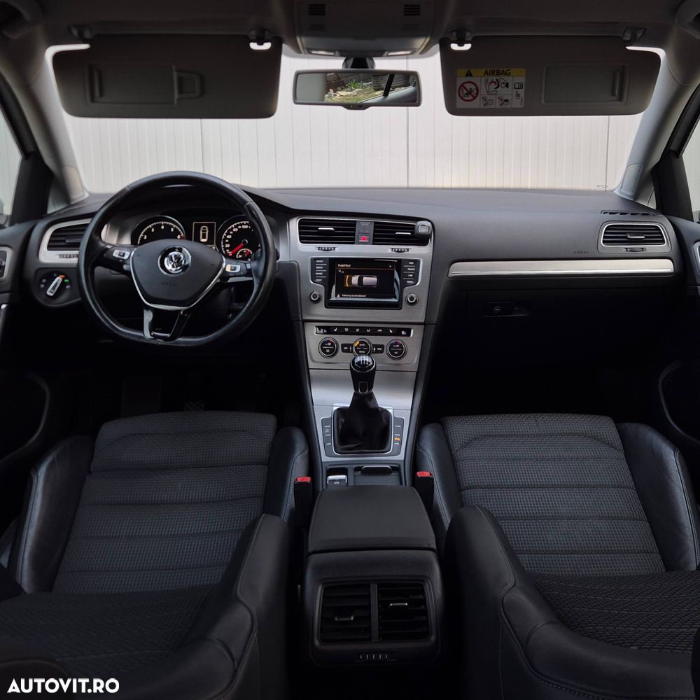 Volkswagen Golf - 17