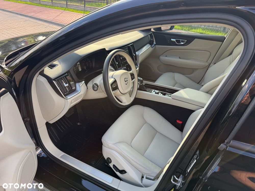 Volvo S60 T6 AWD Momentum Pro - 8