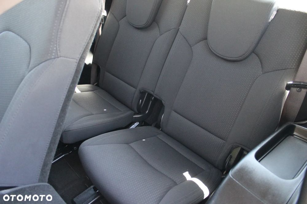 Kia Carens 1.7 CRDi 115 Dream Team Edition - 25