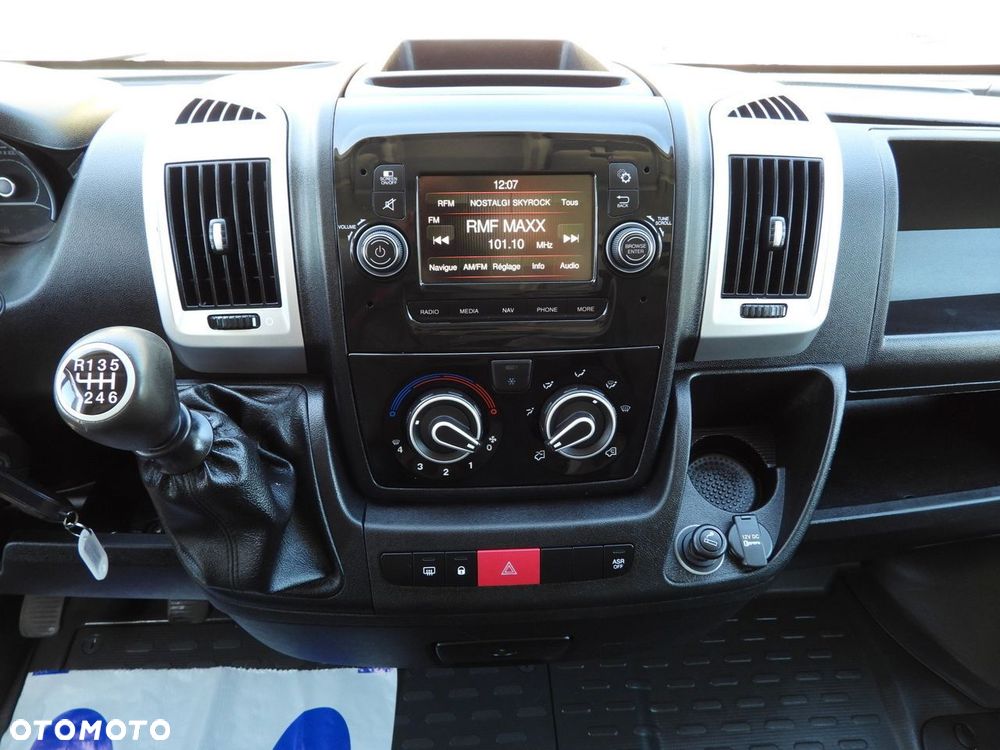 Fiat DUCATO KONTENER 9 PALET TEMPOMAT NAWIGACJA LEDY KLIMATYZACJA  130KM - 35