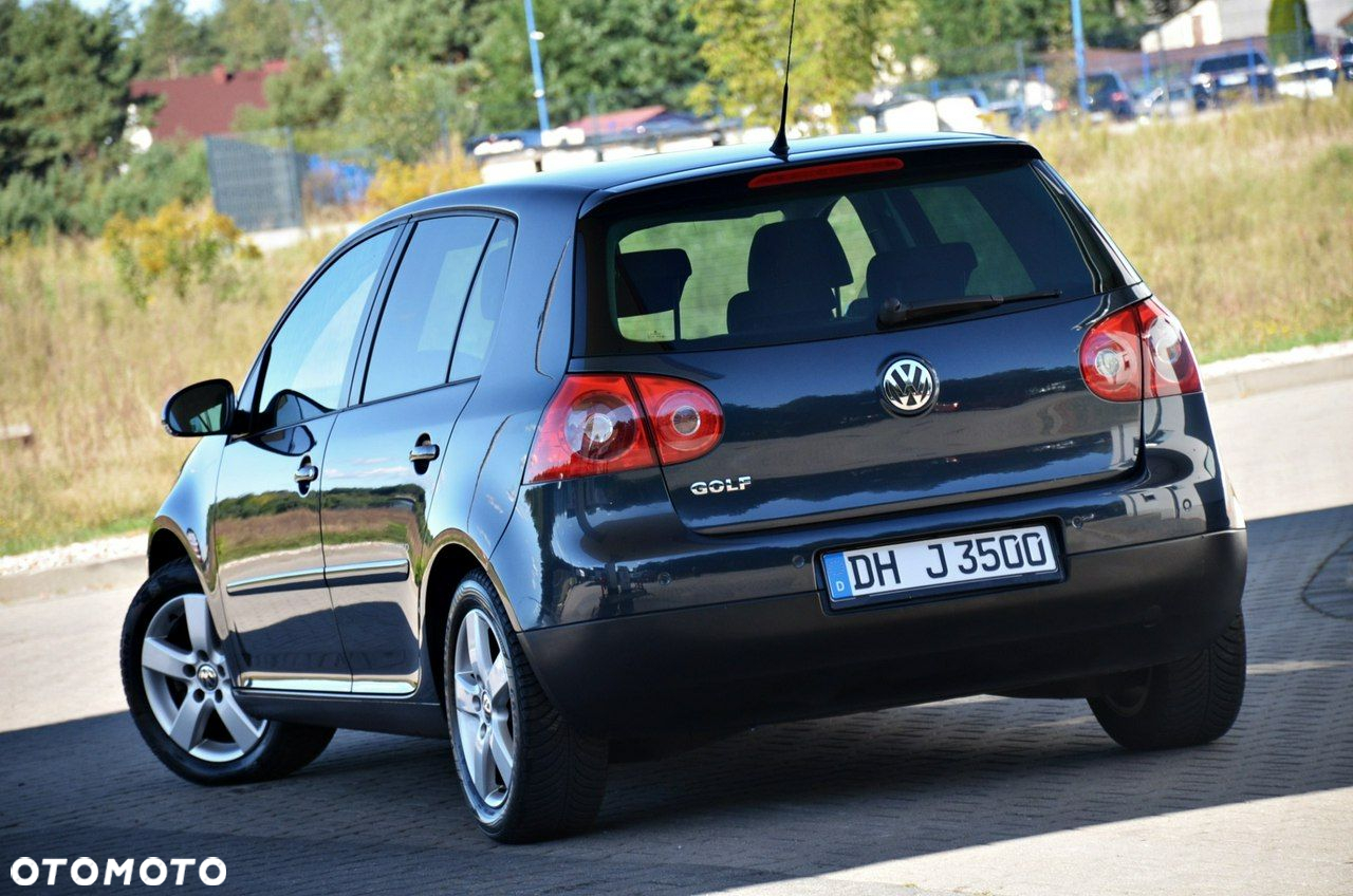 Volkswagen Golf - 10