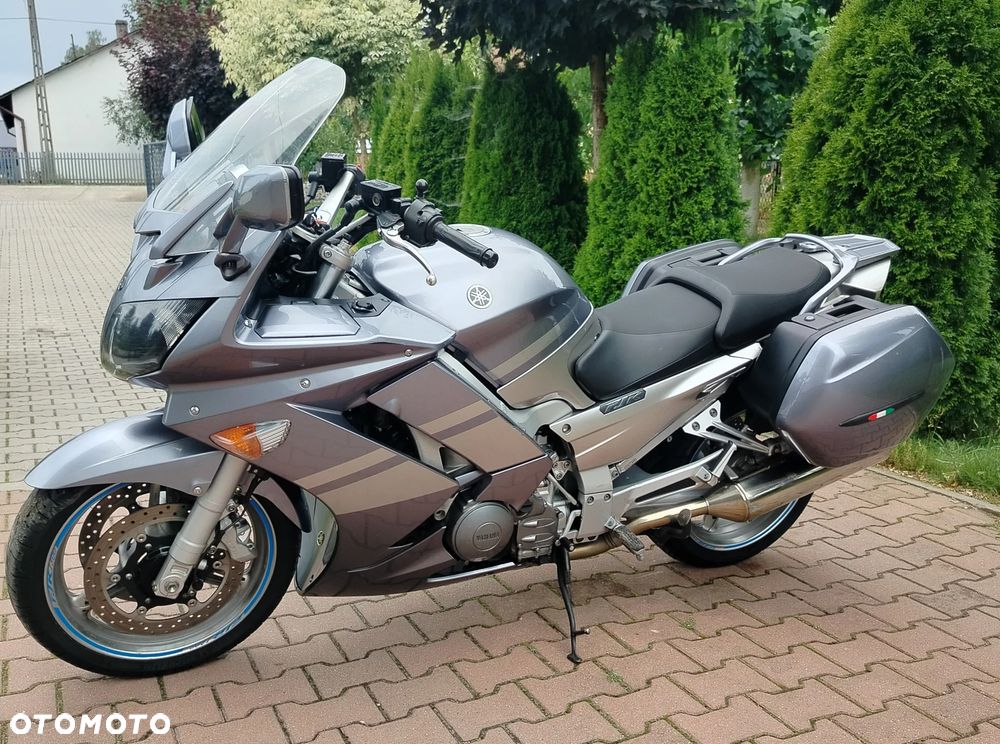 Yamaha FJR - 8