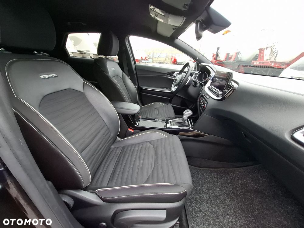 Kia ProCeed - 14