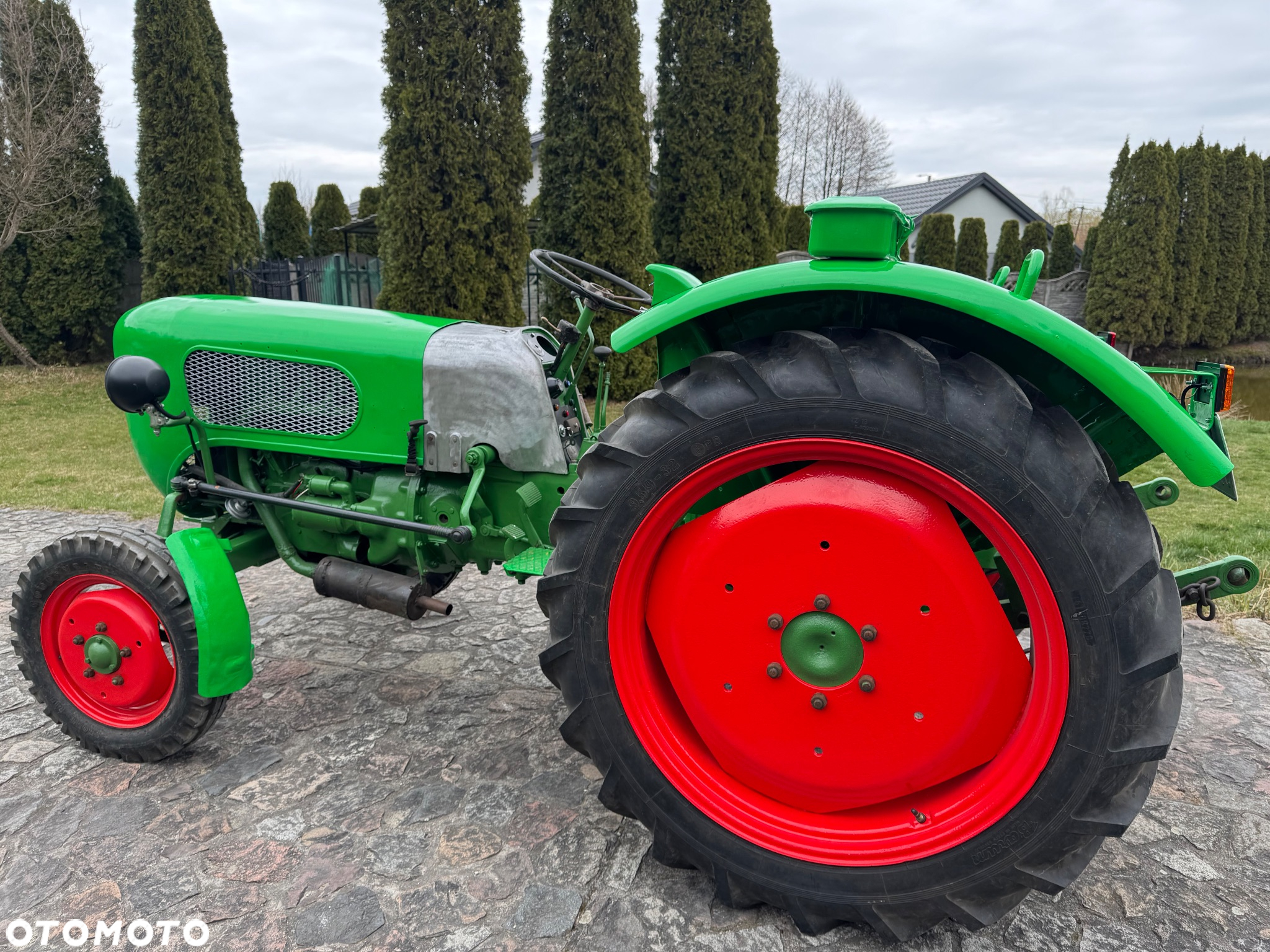 Deutz-Fahr Fahr Güldner A3K Burgund D133 - 28
