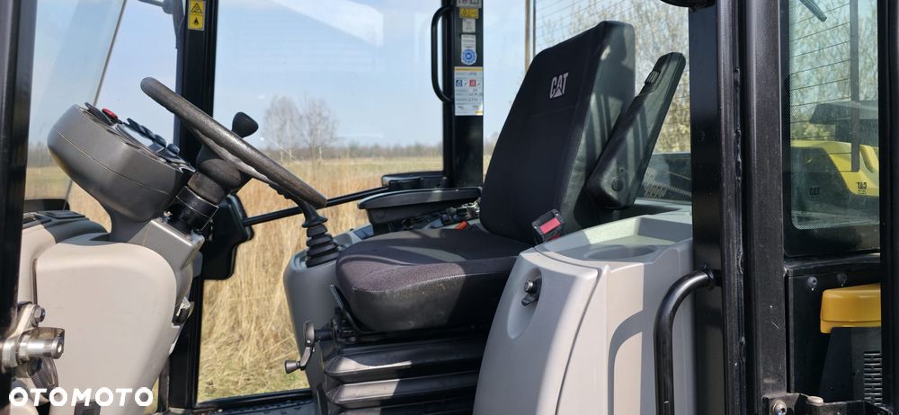 Caterpillar 906M /  Cat 906, 907, 908 - 8