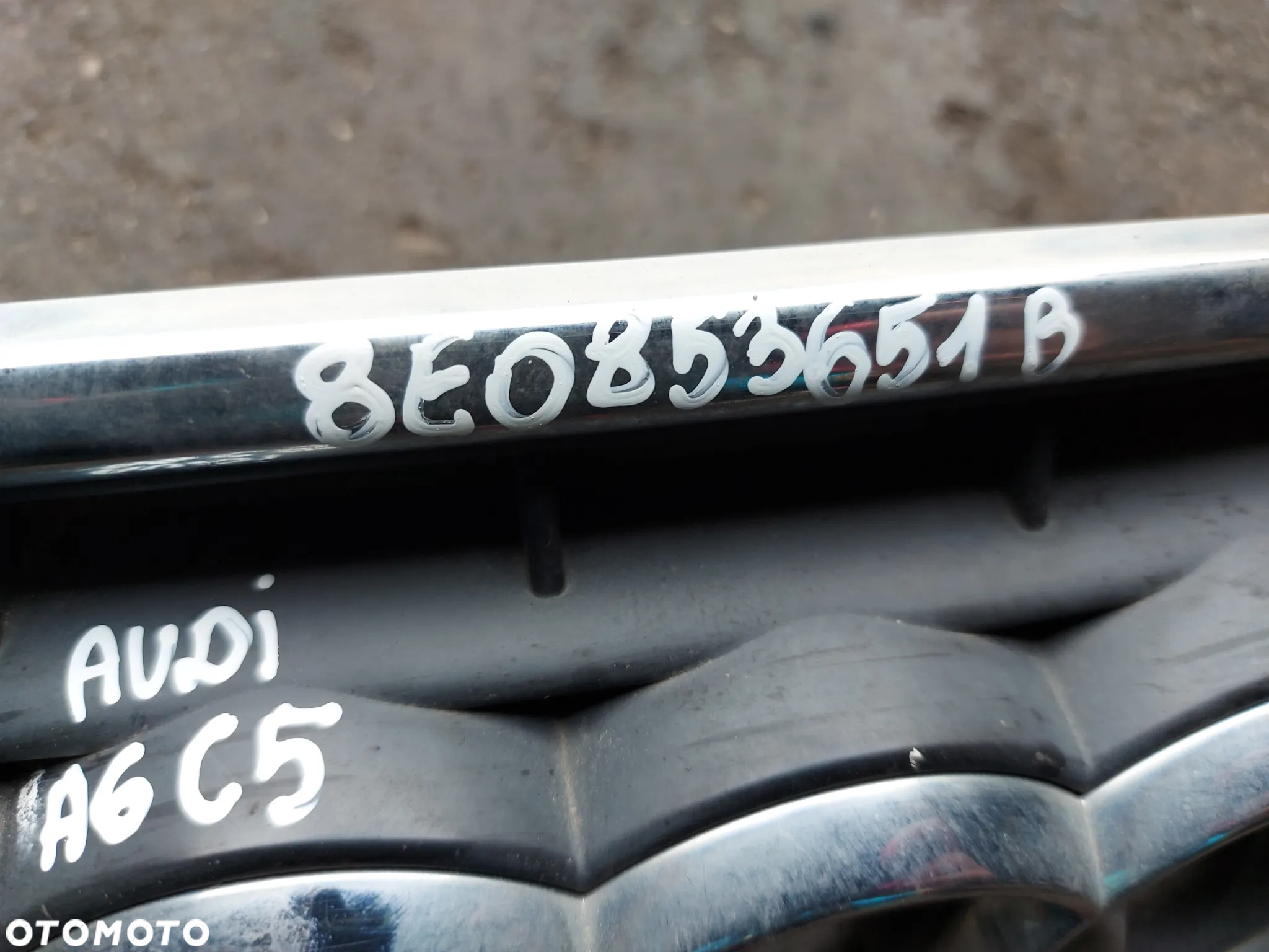 AUDI A4 B6 00-04 ATRAPA GRILL ORYGINAŁ 8E0853651B - 4