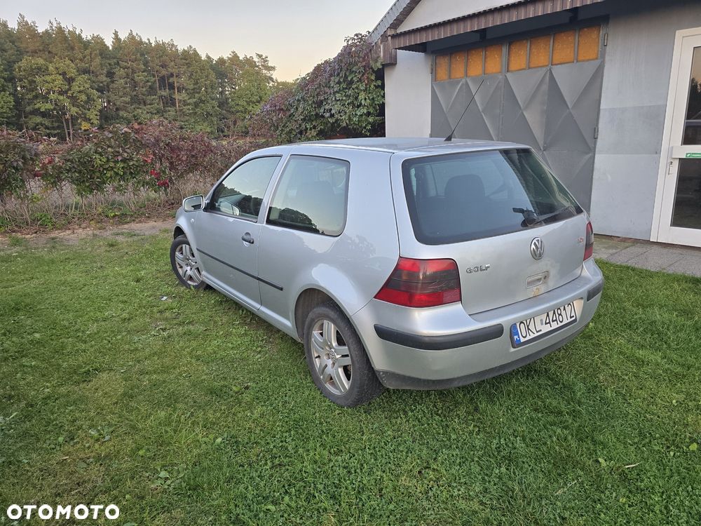 Volkswagen Golf - 1