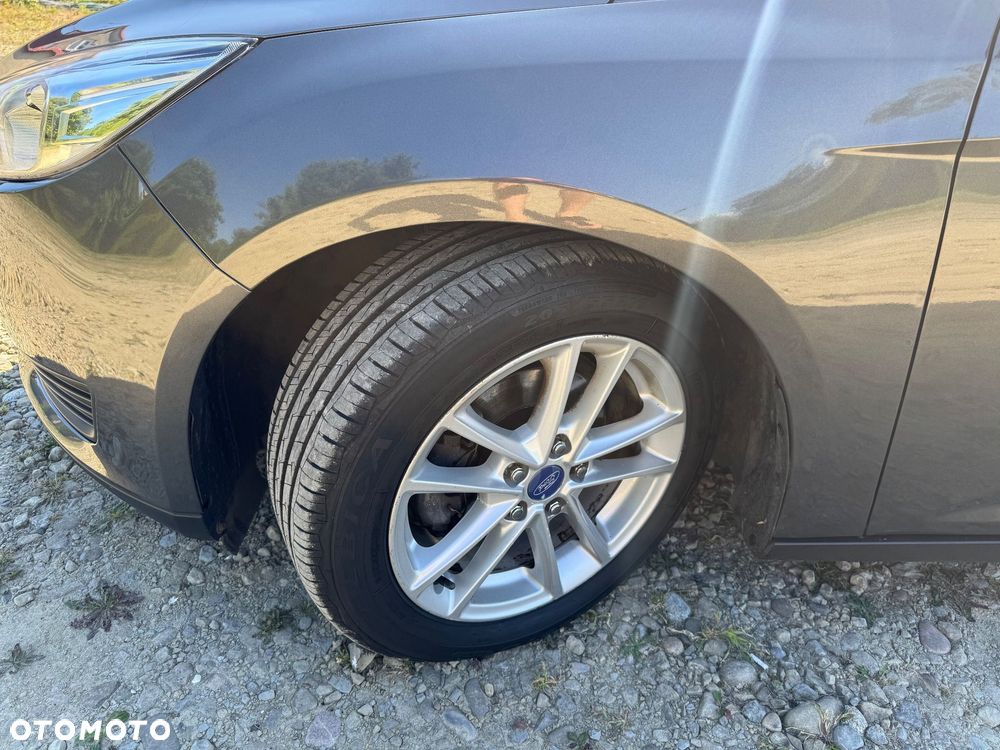 Ford Focus 1.0 EcoBoost 99g Gold X (Trend) - 26