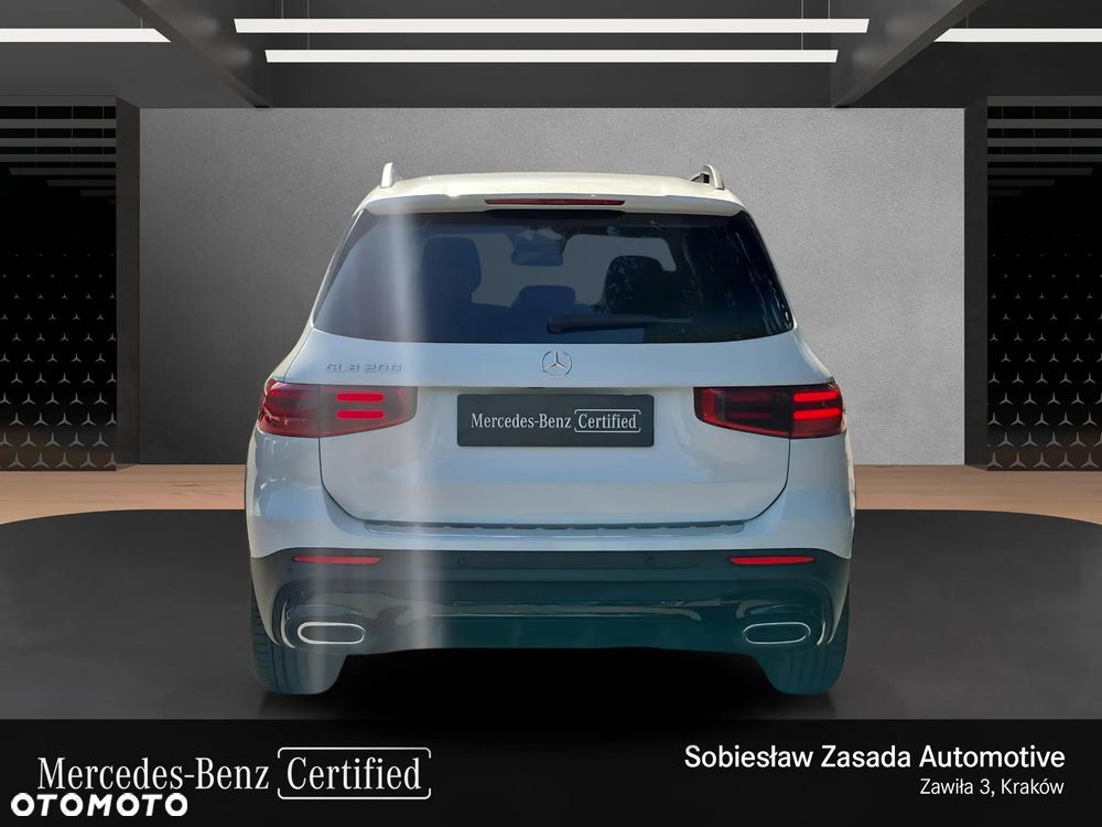 Mercedes-Benz GLB 200 7G-DCT - 4